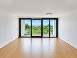 Drei-Zimmer-Wohnung mit spektakulärem Weitblick – 60486 Frankfurt am Main – Vorschaubild 2