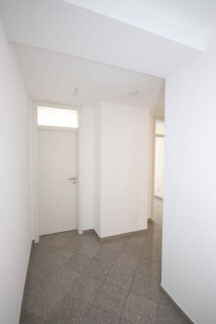 Top Lage nähe Kurfürstenplatz - 2-Zimmer-Wohnung mit Balkon zum Innenhof – München – Vorschaubild 9