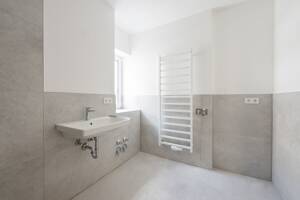 Sonnenverwöhnte Eckwohnung mit umlaufendem Balkon und Tageslicht-Badezimmer - Erstbezug Sept. 2026 – 81369 München – Vorschaubild 6
