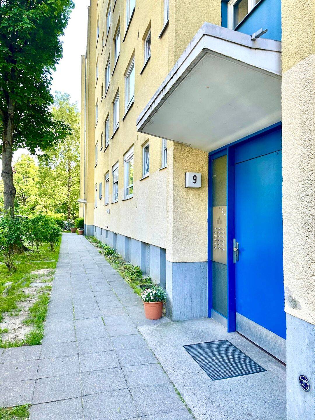 Bezugsfreie + helle 2-Zi-Whg. ZENTRAL in Tempelhof + Süd-Balkon + Lift + Keller – Berlin – Vorschaubild 5