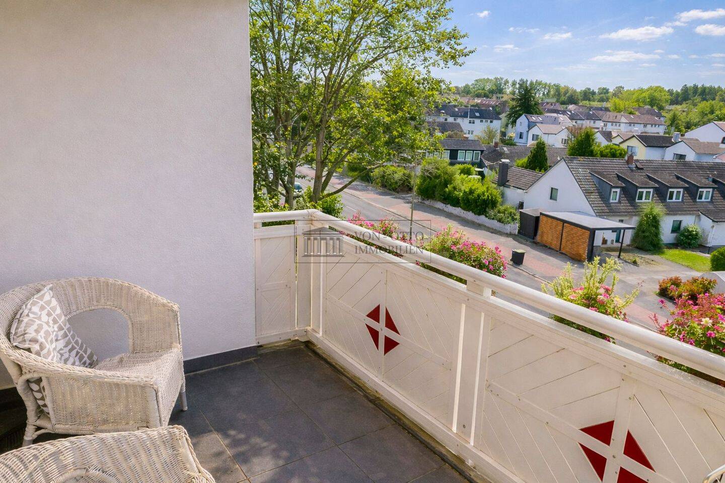 Familien & Paare Wohlfühlwohnung mit Weitblick: 3 Zimmer, Balkon & Ausbaupotenzial – Bremen – Bild 1 von 5