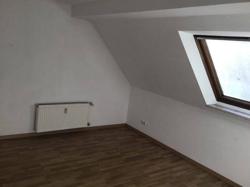 Großzügige 3-Zimmer-Dachgeschosswohnung wartet auf SIE! – Gelsenkirchen – Vorschaubild 8