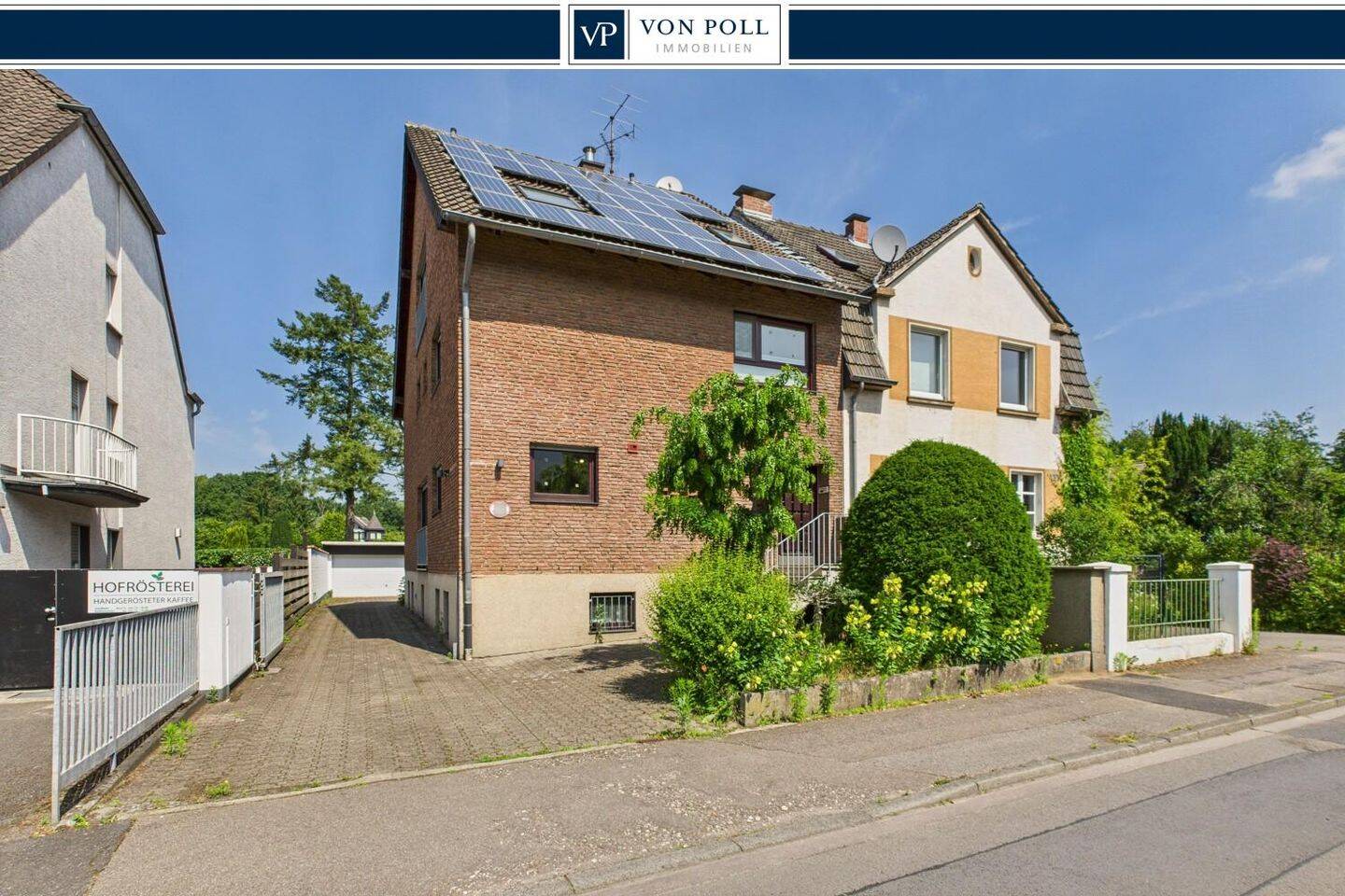 Wohnen am Gierather Wald: Doppelhaushälfte mit PV-Anlage und großem Garten