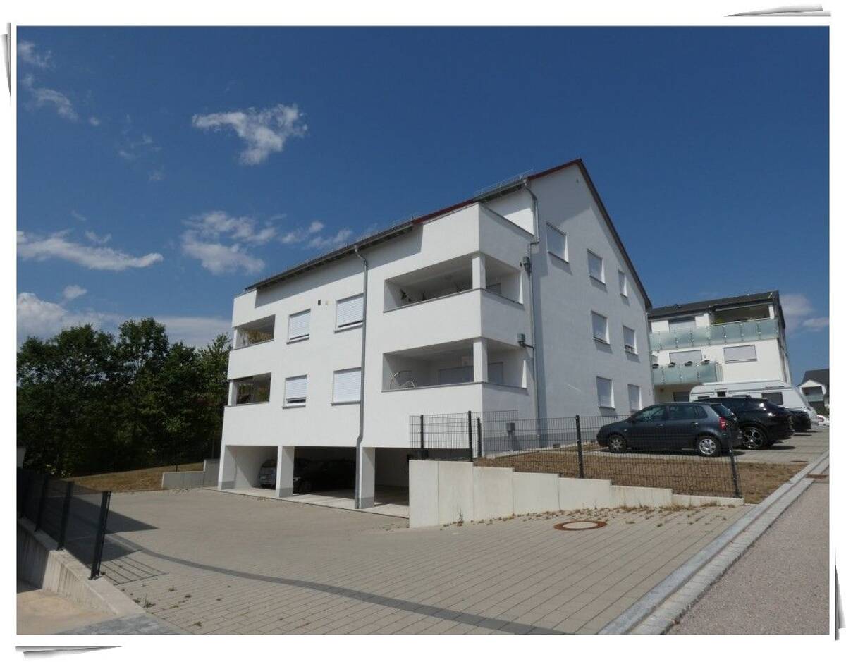 Moderne 3-Zimmer-Wohnung mit Balkon und Einbauküche in Feuchtwangen – 91555 Feuchtwangen – Bild 1 von 9