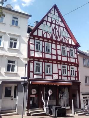 Möblierte 2 Zimmer Wohnung - zentral am Marktplatz