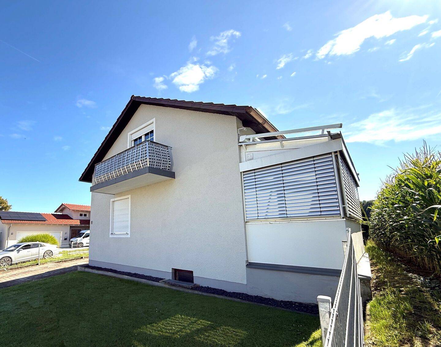 Klein aber fein! Haus mit 5 Schlafzimmern, Wintergarten und Photovoltaikanlage – Beutelsbach – Vorschaubild 2