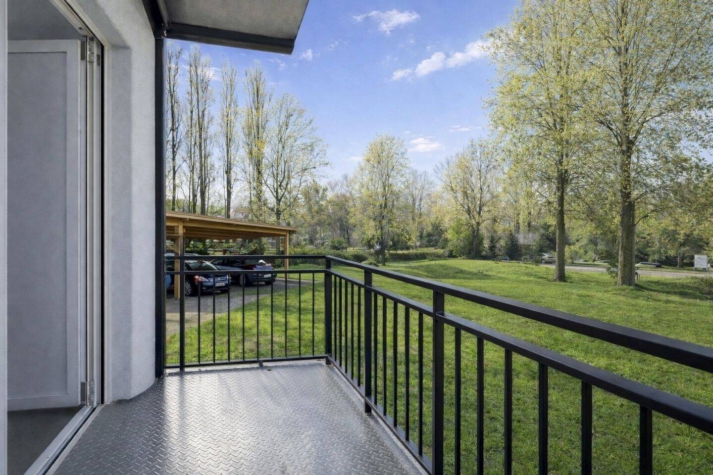 Stilvolles Stadtidyll auf zwei Ebenen mit Balkon, Gartenanteil & energieeffizientem Komfort – Berlin – Vorschaubild 5