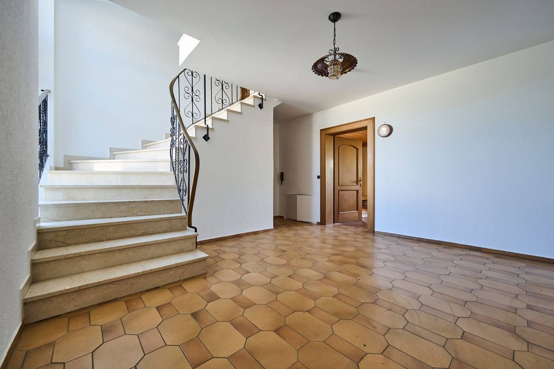 Haus in 94315 Straubing mit 249,24 m² kaufen