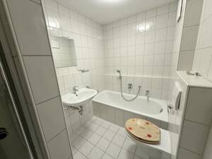 Tolle 3 - Zimmer - Maisonette - Wohnung mit zwei sonnigen Balkonen und TG-Stellplatz in Burladingen – 72393 Burladingen – Vorschaubild 6