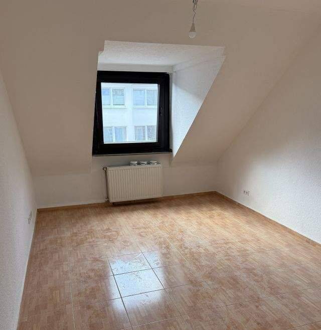 Über den Dächern von Derendorf! Gemütliche Dachgeschosswohnung in zentraler Lage!