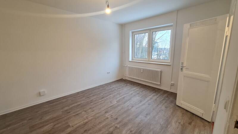 Ihre neue Wohnung: individuelle sanierte 2-Zimmer-Wohnung in Hafennähe (Single-Wohnung!) – Kiel – Vorschaubild 3
