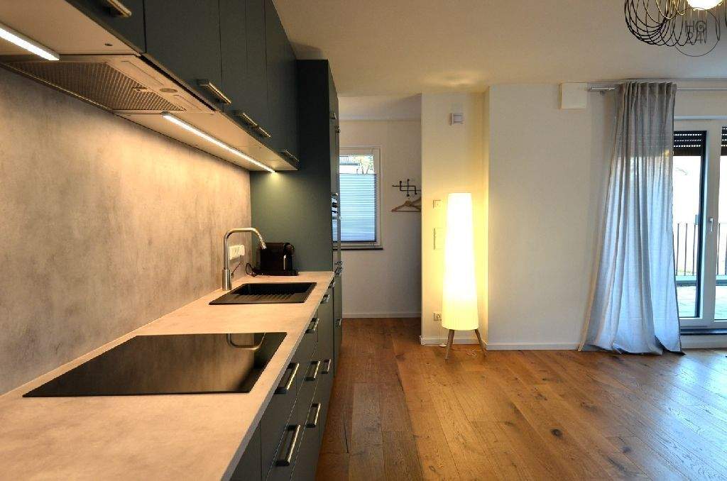 Ruhige Lage - Citynah! Voll möblierte Wohnung mit Dachterrasse in Augsburg – Augsburg – Vorschaubild 5
