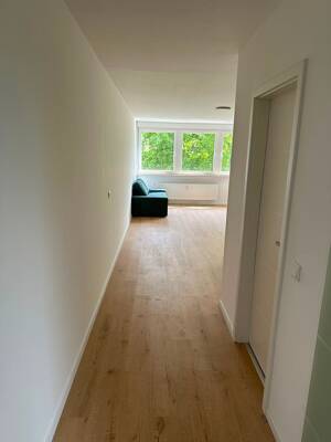 Möbliertes 1-Zimmer-Apartment in Erlangen-Bruck mit Balkon, Aufzug & Stellplatz | Furnished 1-Room Apartment in Erlangen-Bruck with Balcony, Elevator – 91058 Erlangen – Vorschaubild 8