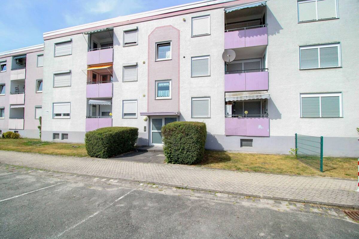 Große 5-ZKB-Eigentumswohnung in PB-Schloß Neuhaus mit Balkon und geringem Erbpachtzins – 33104 Paderborn – Bild 1 von 1