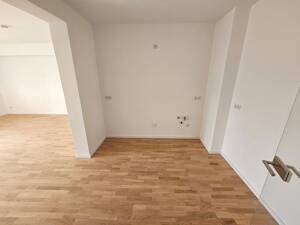 Wohnen im Denkmal - 2 Zimmer, Balkon, Parkett, Bad mit Dusche, HWR, Stellplatz, optional mit EBK – 39124 Magdeburg – Vorschaubild 4