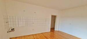Schicke Altbauwohnung (2ZIDKB) mit Balkon und toll aufgearbeiteten Holzböden in Innenstadtnähe, Friedenstr. 50, Duisburg. – 47053 Duisburg – Vorschaubild 5