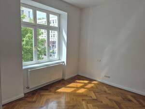 Helle, großzügig geschnittene Wohnung in denkmalgeschütztem Haus in München – 81541 München – Vorschaubild 3
