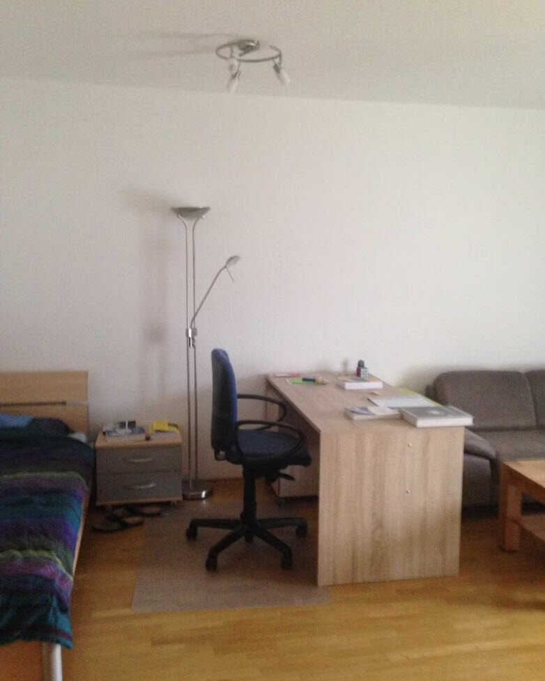 Möbliert: TOP-Lage+Zustand: 39m2-1-Zi.-Whg.+sep. Küche, Balkon+EBK+Bad+AR – Erlangen – Vorschaubild 5