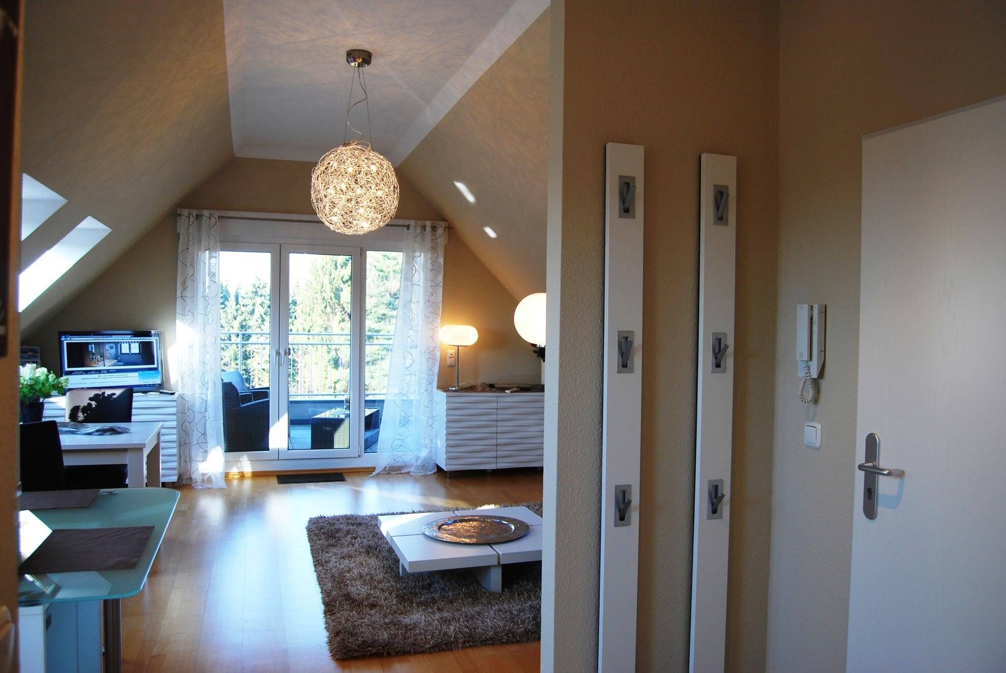 Möbilierte Luxus-Penthousewohnung***** m. 20 qm Südloggia, Tiefgarage (Miete einschl. aller NK!)