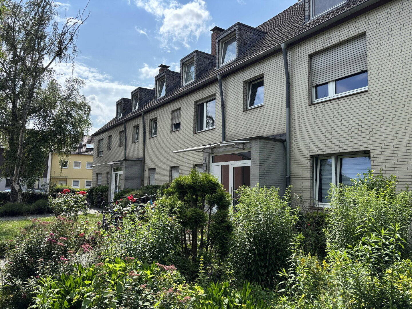 Modernisierte Anlageimmobilie nahe Deutzer Hafen mit langfristigem Entwicklungspotential – Köln – Vorschaubild 3