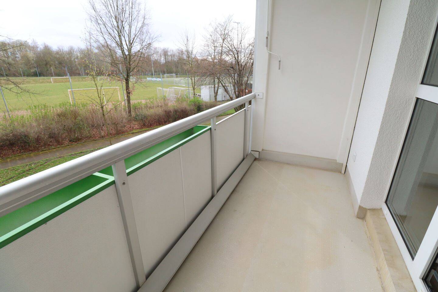 3-Raumwohnung im 1. Obergeschoss mit Dusche – Chemnitz – Vorschaubild 2