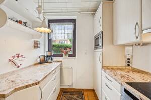 Attraktive Lage: Reihenendhaus mit großem Wintergarten sowie Vollkeller und Garage – 22149 Hamburg – Vorschaubild 5