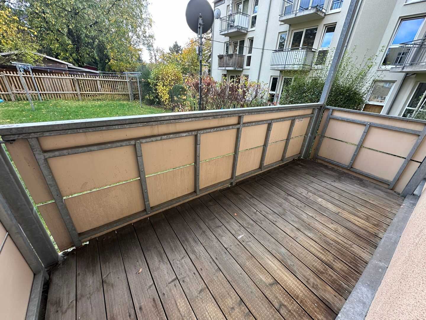 Top Whg. / Laminat / Bad mit Wanne/ großer Balkon u.v.m. – Chemnitz – Bild 1 von 9