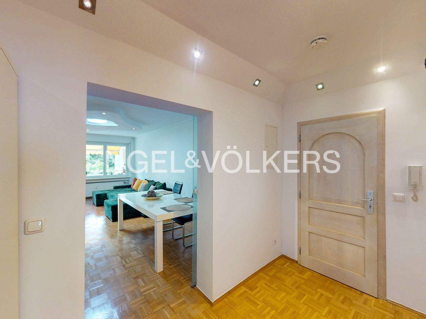 Stilvolle Eleganz und moderner Komfort im Walkmühltal - auch ideal zur Eigennutzung – Wiesbaden – Bild 1 von 4