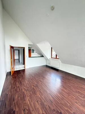 Wohnen auf zwei Ebenen: Schicke 3-Zimmer-Maisonette-Wohnung mit TG Platz in Hamburg-Bramfeld – 22175 Hamburg – Vorschaubild 3