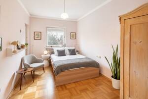 Doppelhaushälfte mit großzügigem Grundstück, Gartenidylle und Entwicklungsperspektive – 81247 München – Vorschaubild 9