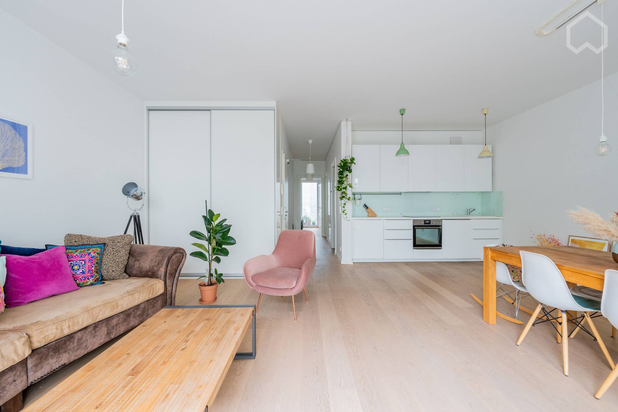Geräumige Künstlerwohnung im Loft-Stil in Mitte mit Tiefgarage – Berlin – Vorschaubild 5