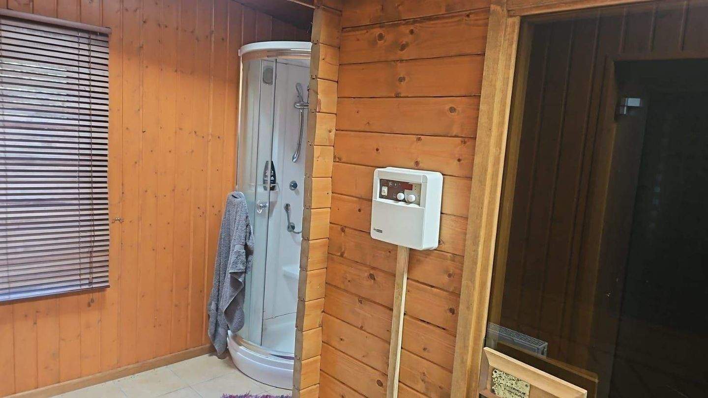Attraktives, freistehendes Einfamilienhaus mit Keller und 2 Garagen zu verkaufen! – Bielefeld – Vorschaubild 8