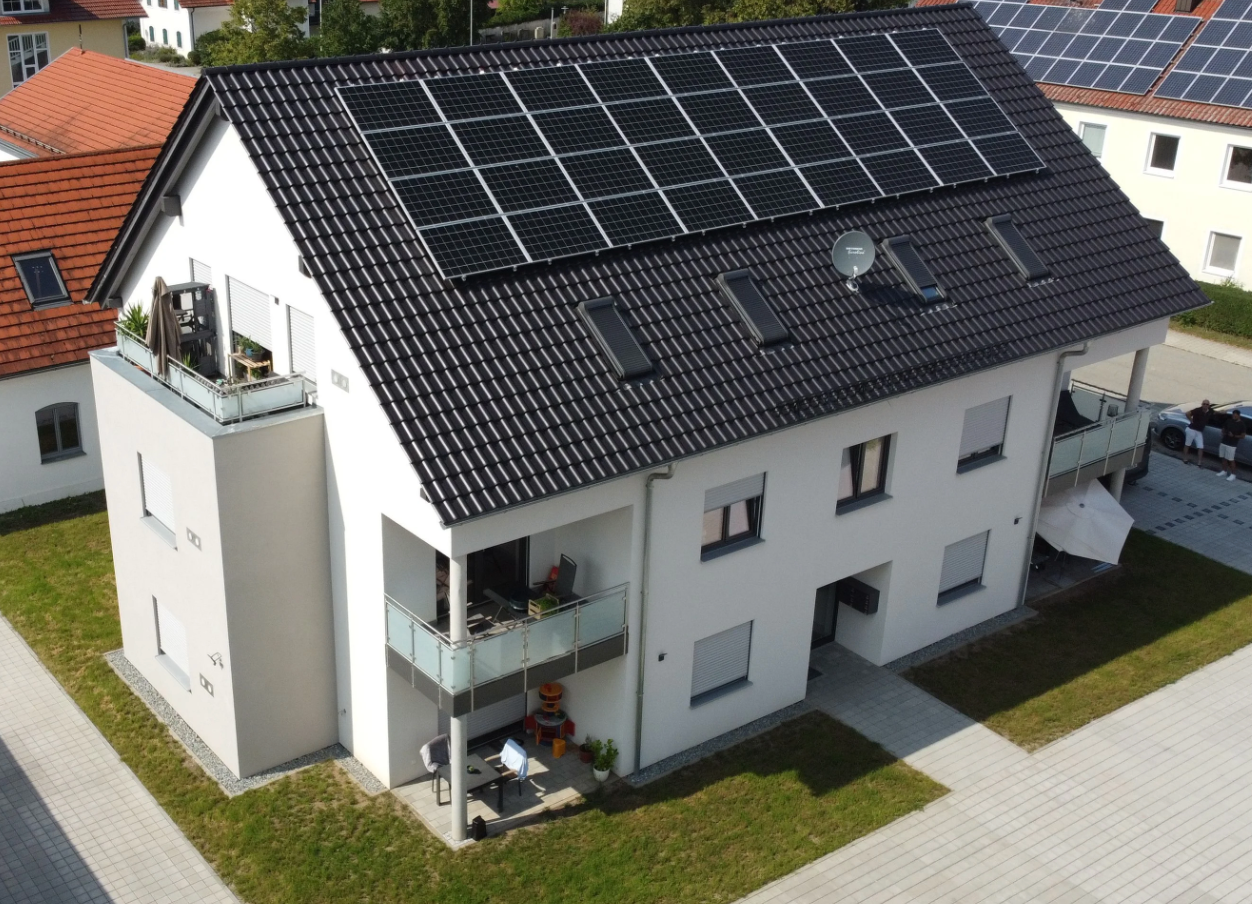 Traumhaft ruhige 3 Zimmerwohnung mit Süd-Dachterrasse