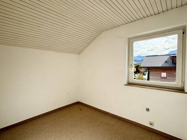 Garmisch-Partenkirchen: Bezauberndes Reihenendhaus mit nettem Garten und viel Potential – Garmisch-Partenkirchen – Vorschaubild 9
