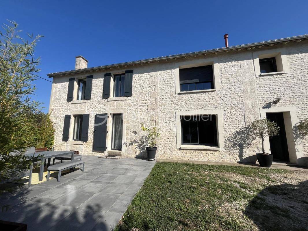 Maison 6 pièces 183 m² · à Cherveux · 183 m² · 425 000 €