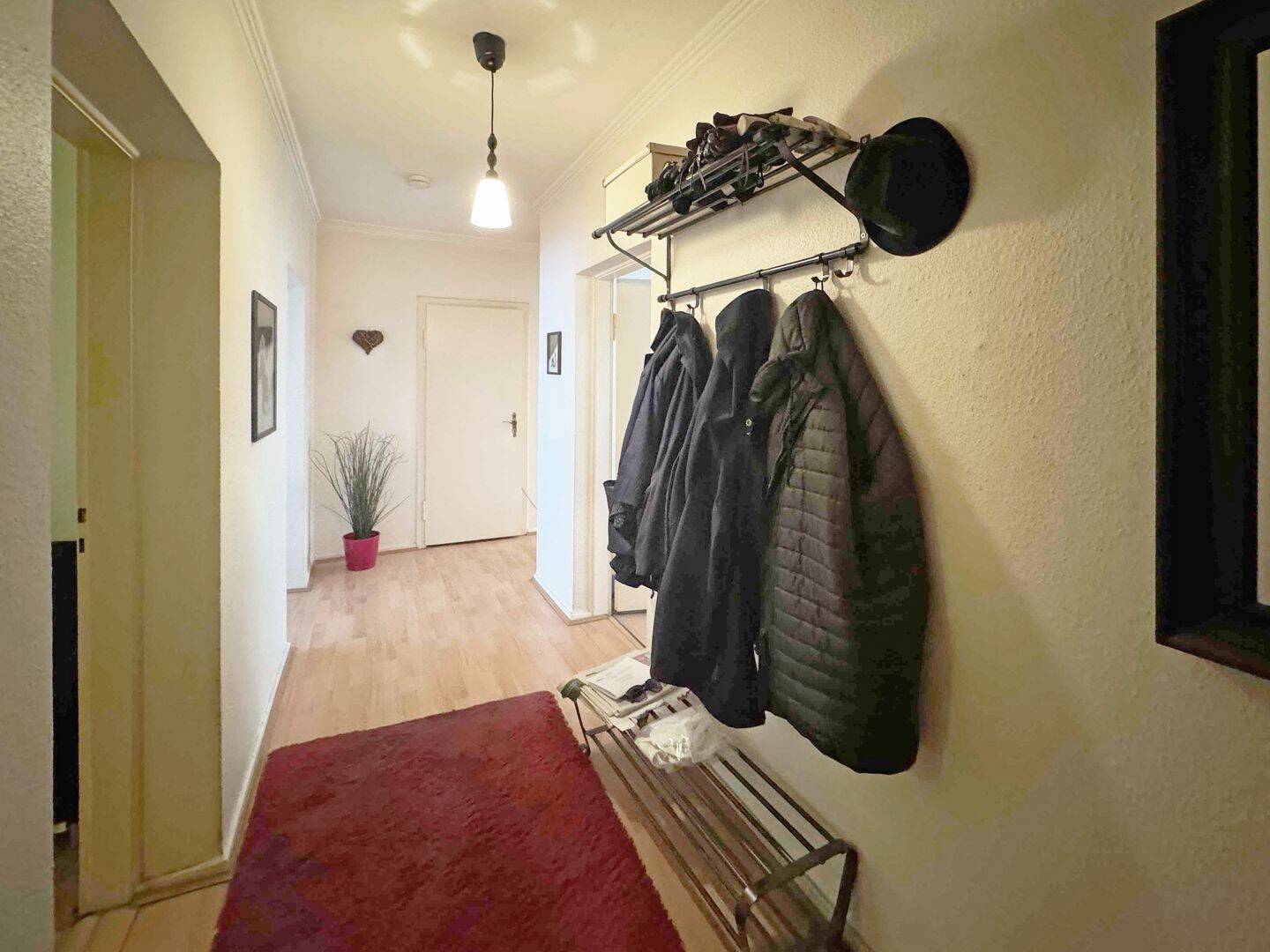 Neustadt / Geräumige Wohnung mit idealer Raumaufteilung und Balkon – Bremen – Vorschaubild 2