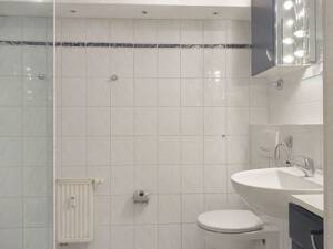 Möblierte 3-Zimmer-Wohnung mit Einbauküche, 1x Balkone am Hohenzollernplatz – 80796 München – Vorschaubild 4