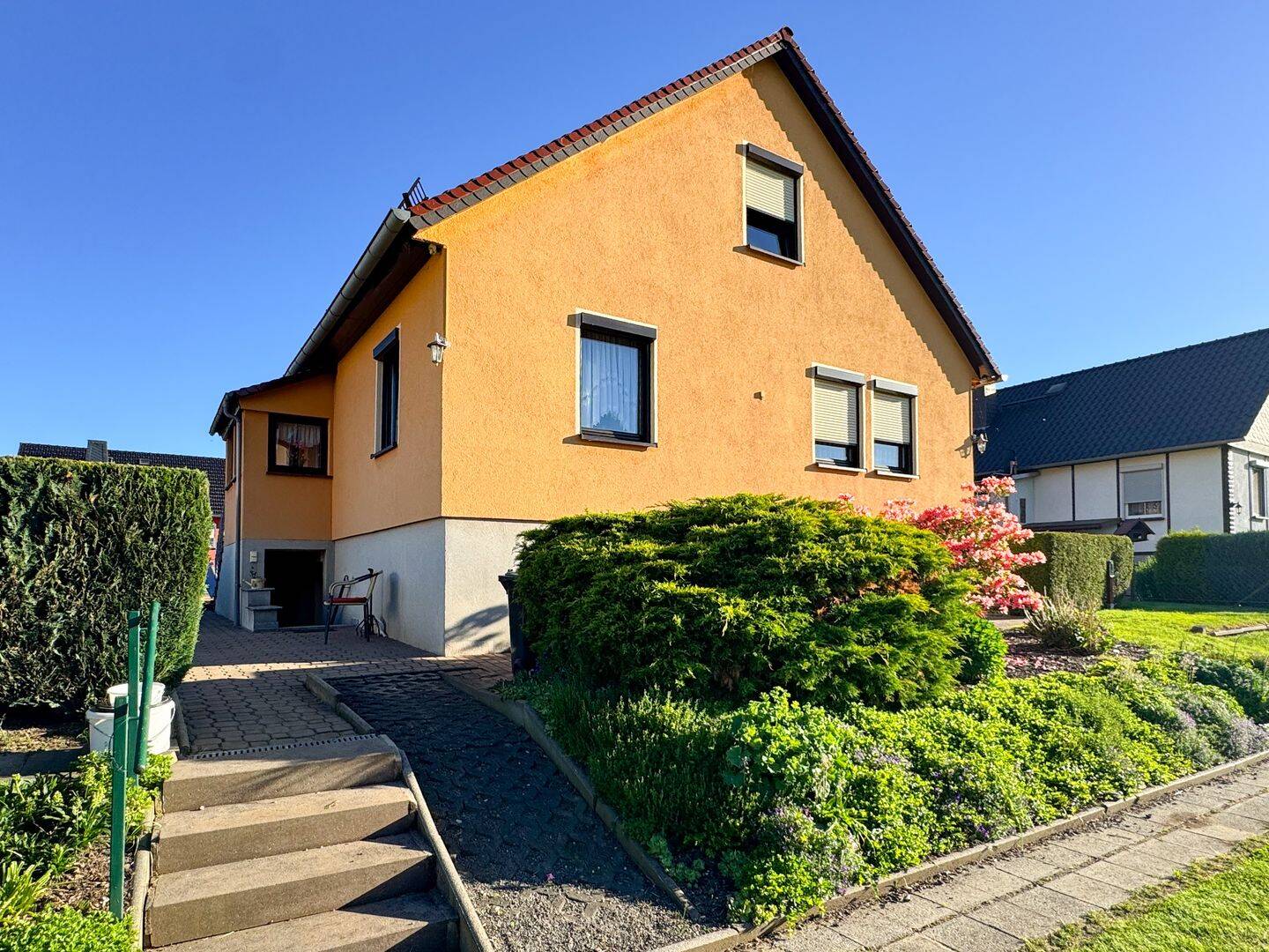 Bezugsfreies Familiendomizil | 2 Bäder | Kameraüberwachung | Brunnen | Garage und Stellplatz – Bennewitz – Vorschaubild 2