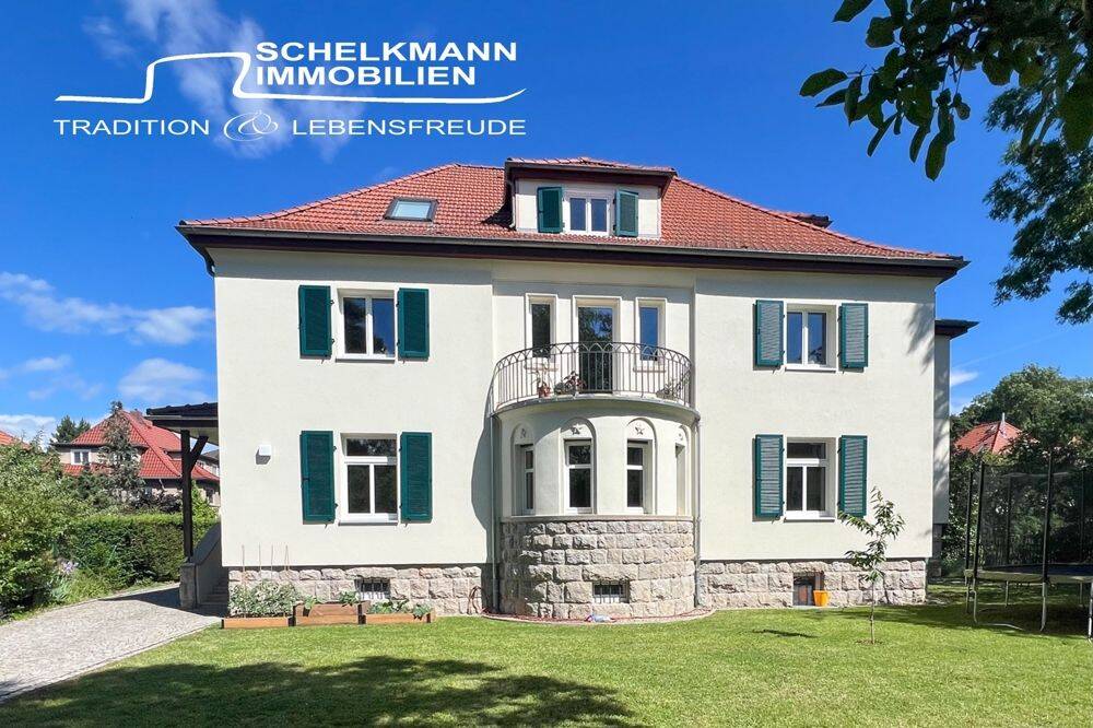 Exklusive Altbauwohnung mit eigenem Garten und Stellplätzen