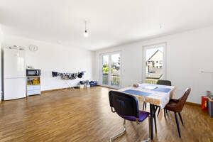 Moderne Wohnung mit 3,5 Zimmern und sonnigem Balkon! – 22045 Hamburg – Vorschaubild 2