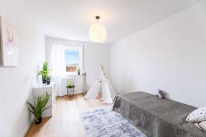 PROVISIONSFREI: Renovierte 3-Zimmer-Wohnung mit Balkon, Domblick, Aufzug und Garage. – 96103 Hallstadt – Vorschaubild 3