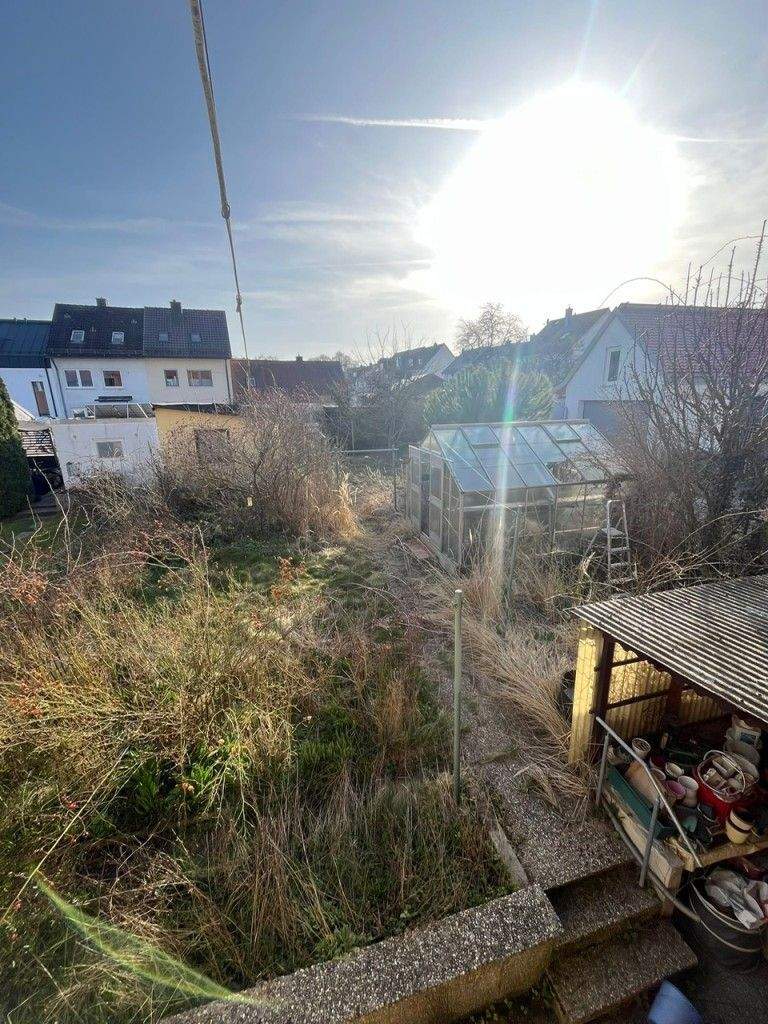 Brück Immobilien - Neustift - Großzügiges, renovierungsbedürftiges REH auf ca. 430 m² Grund – Freising – Bild 1 von 9