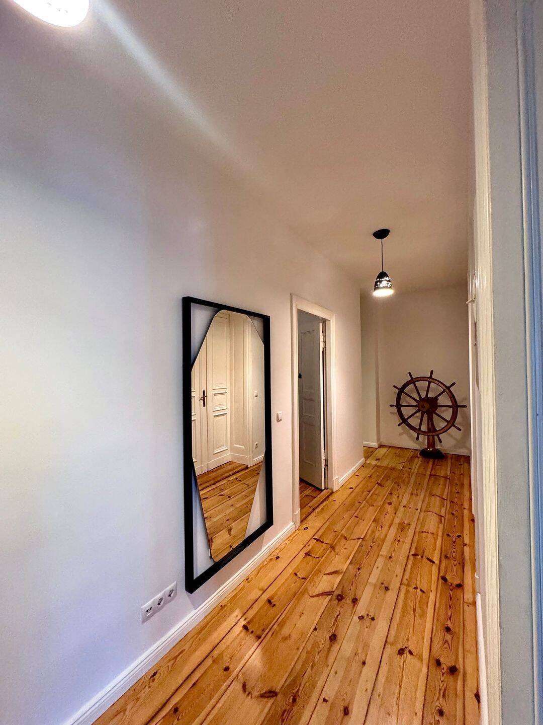 Altbau-Ikone mit Lift, Balkon, Stuck & High-End-Design - Friedrichshain Bestlage – Berlin – Vorschaubild 6