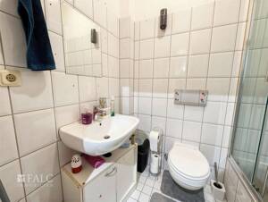 Vermietete Dachgeschosswohnung in zentraler Lage von Oberhausen-Marienkirche – 46047 Oberhausen – Vorschaubild 5