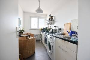 AIGNER - Sonnige Aussichten in Obergiesing: 2-Zimmer-Wohnung mit Loggia im 10. Obergeschoss – 81539 München – Vorschaubild 3