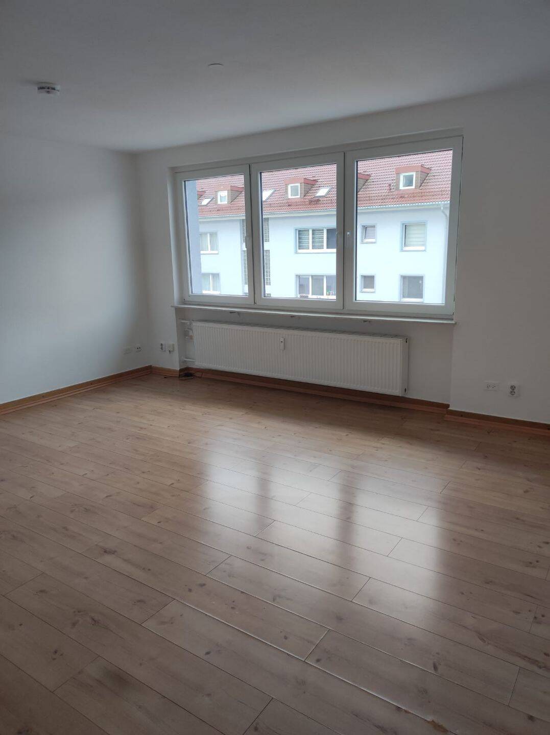 Große 7,5-Zimmer-Wohnung mit offenem Wohnkonzept, Balkon und EBK in Mannheim-Franklin – Mannheim – Vorschaubild 4