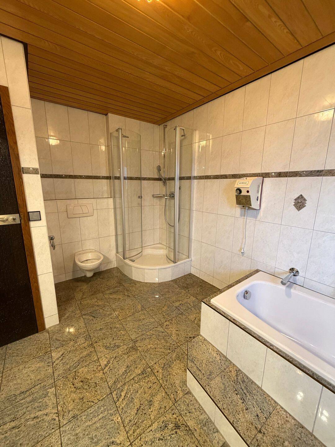 Großzügiges Familienhaus mit viel Potenzial in Abstatt – Abstatt – Vorschaubild 6