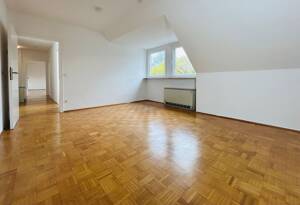 Heller 2,5-Raum-DG-Traum: Südwest-Hoflage, Parkett, neue Heizung & 67 m² Spitzboden-Ausbaureserve! – 45276 Essen – Vorschaubild 5