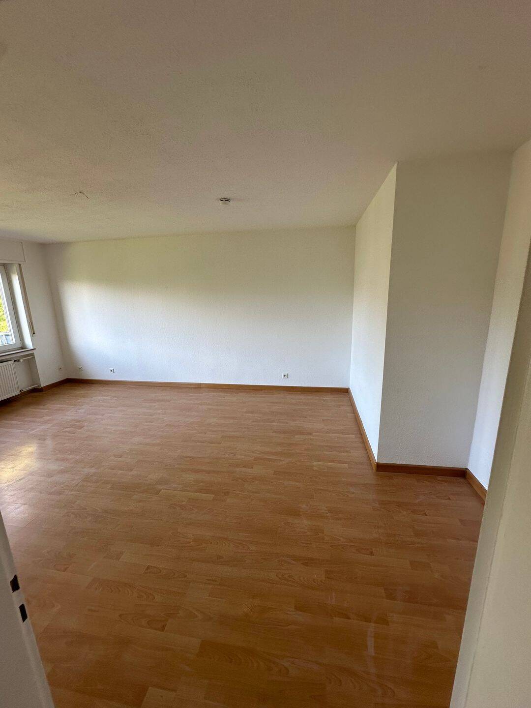 Schöne und gepflegte 1-Raum-Etagenwohnung mit Balkon in Leverkusen-Lützenkirchen – Leverkusen – Vorschaubild 3