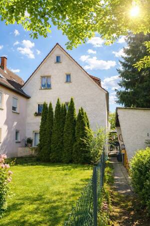 Einfamilienhaus Albau zum Schnäppchenpreis auf eingewachsenem Grundstück mit Obst- und Hausbaum – 89231 Neu-Ulm – Vorschaubild 2